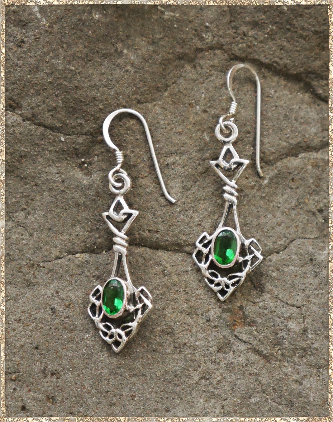 Ohrhänger Silber mit grünem Smaragdstein